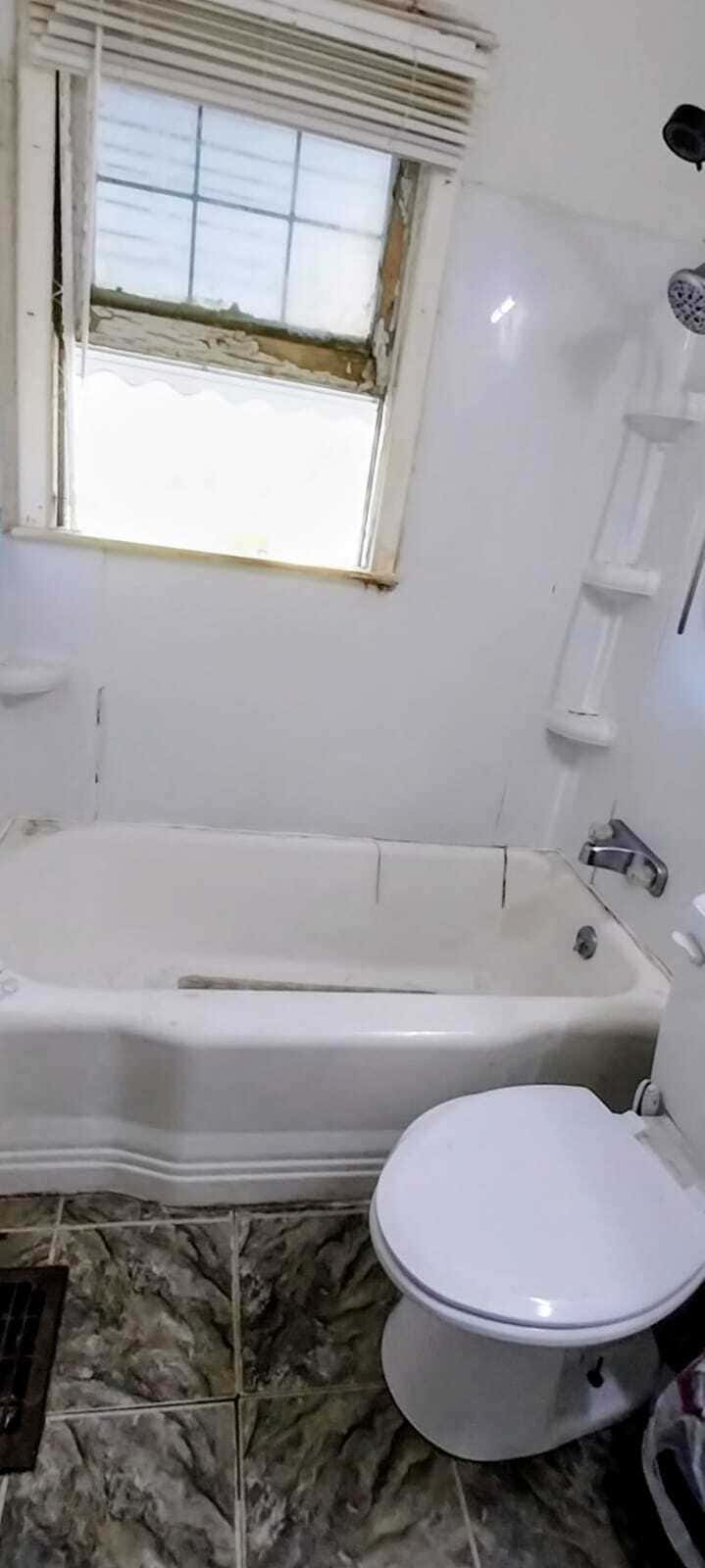 Bathtub & Surround Tile - Before Transformation